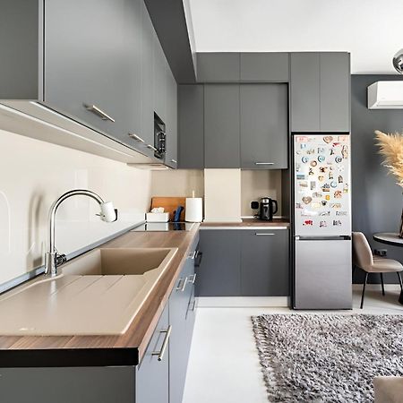 Elegant, Modern & Spacious Apartment In Thessaloniki With Balcony Eksteriør billede