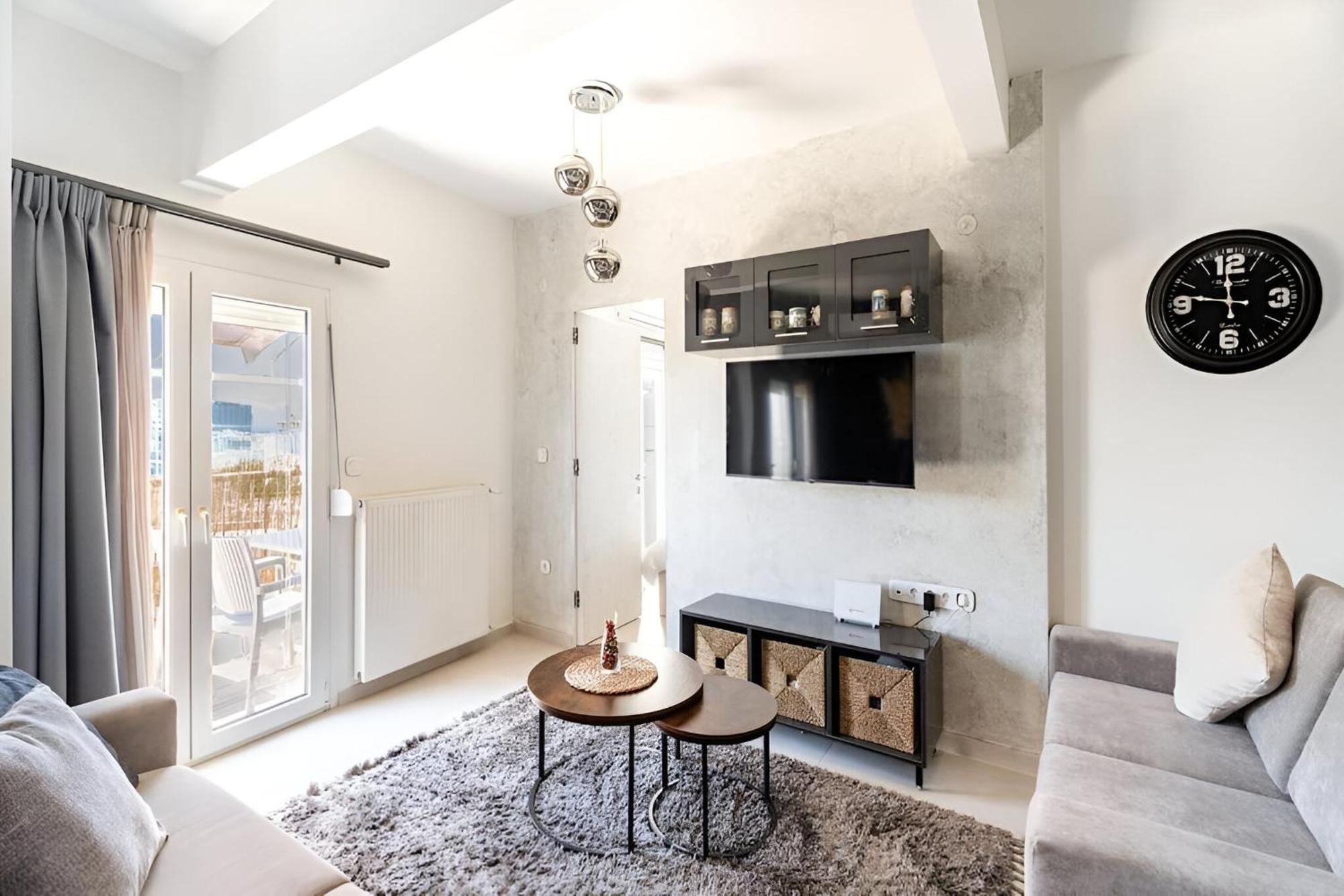Elegant, Modern & Spacious Apartment In Thessaloniki With Balcony Eksteriør billede