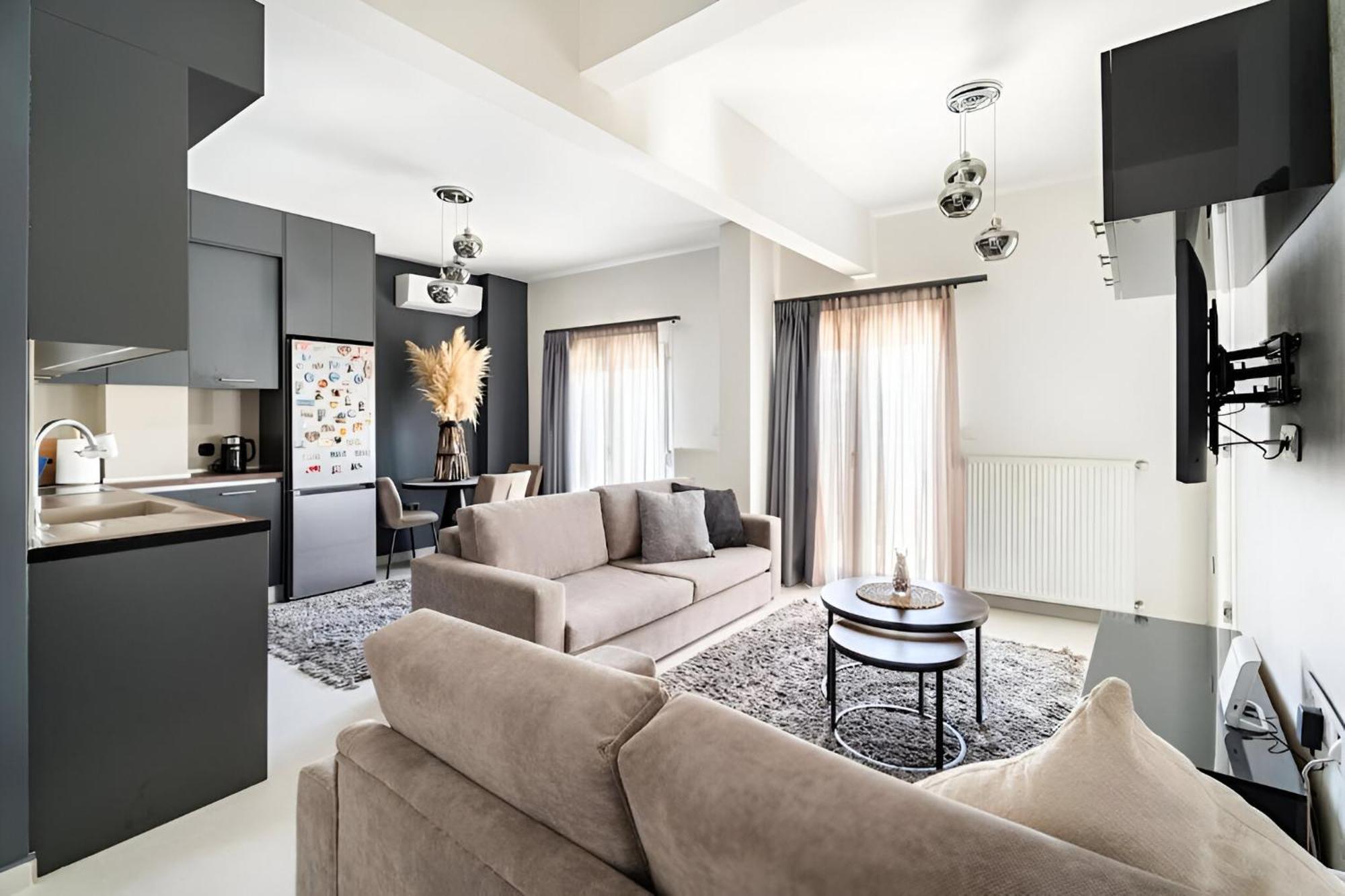 Elegant, Modern & Spacious Apartment In Thessaloniki With Balcony Eksteriør billede